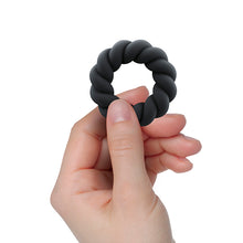 Afbeelding in Gallery-weergave laden, Rocks-off - Twist Non Vibrating Liquid Silicone Ring Black
